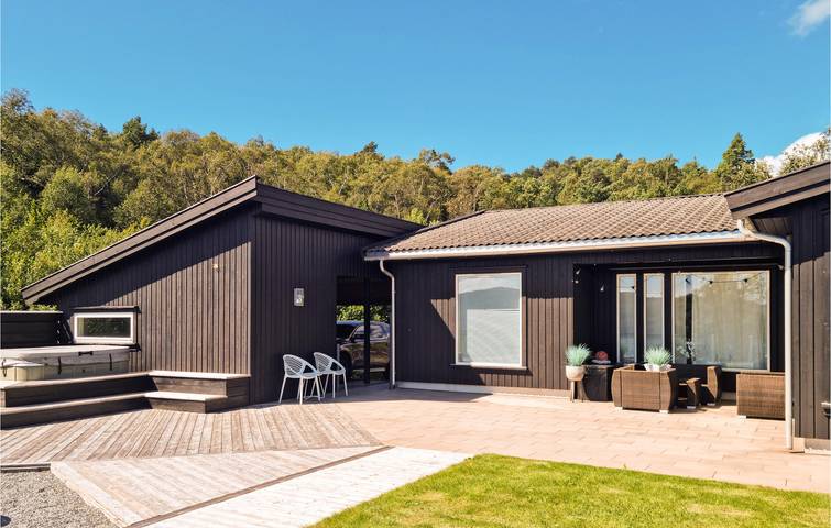 Ferienhaus für 10 Personen mit Terrasse in Lyngdal