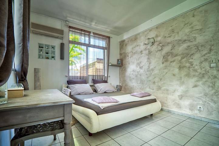 Aline, villa avec piscine et jacuzzi, proche toutes commodités in Le Gosier, Guadeloupe