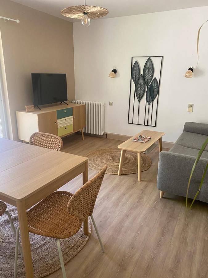 Location de vacances pour 4 personnes, avec piscine ainsi que jardin et vue à Chaumont-sur-Tharonne - 2