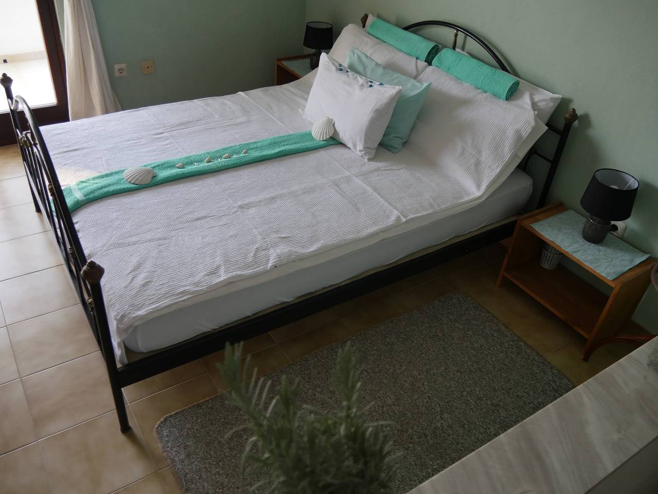 Geheel appartement, Appartement 'Helios Rhodos 2' met privé terras, Wifi en airconditioning in Kallithea Springs, Rhodos