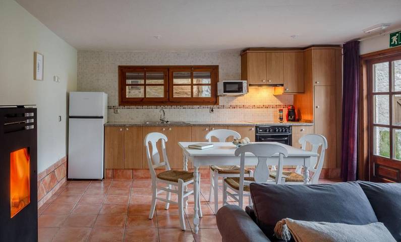 Apartamento para 4 personas, con jardín, Se admiten mascotas en Garrotxa