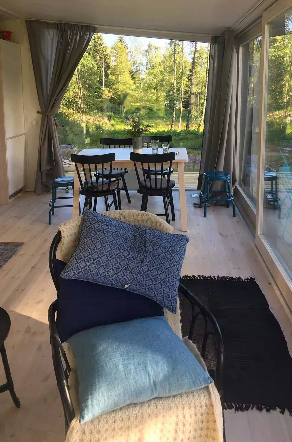 Moderne Hütte mit Sauna am See in Bjäsäter in Stjärnorp, Östergötland