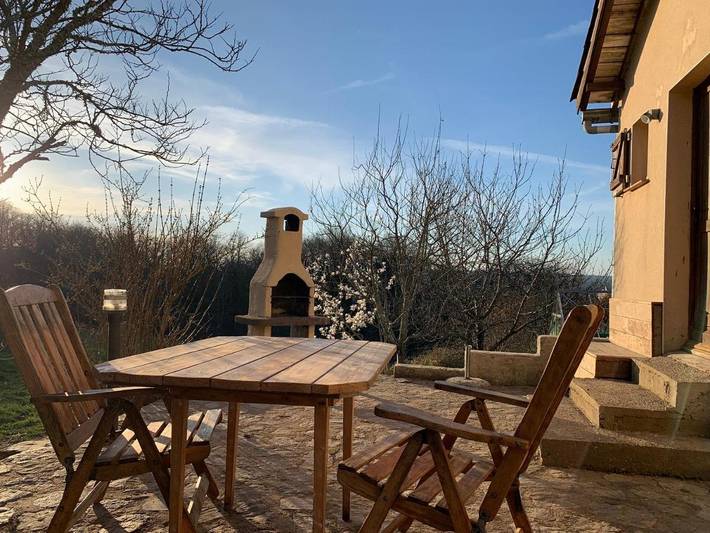 Location de vacances pour 5 personnes, avec Terrasse ainsi que Jardin et Piscine à Saint-André-de-Najac
