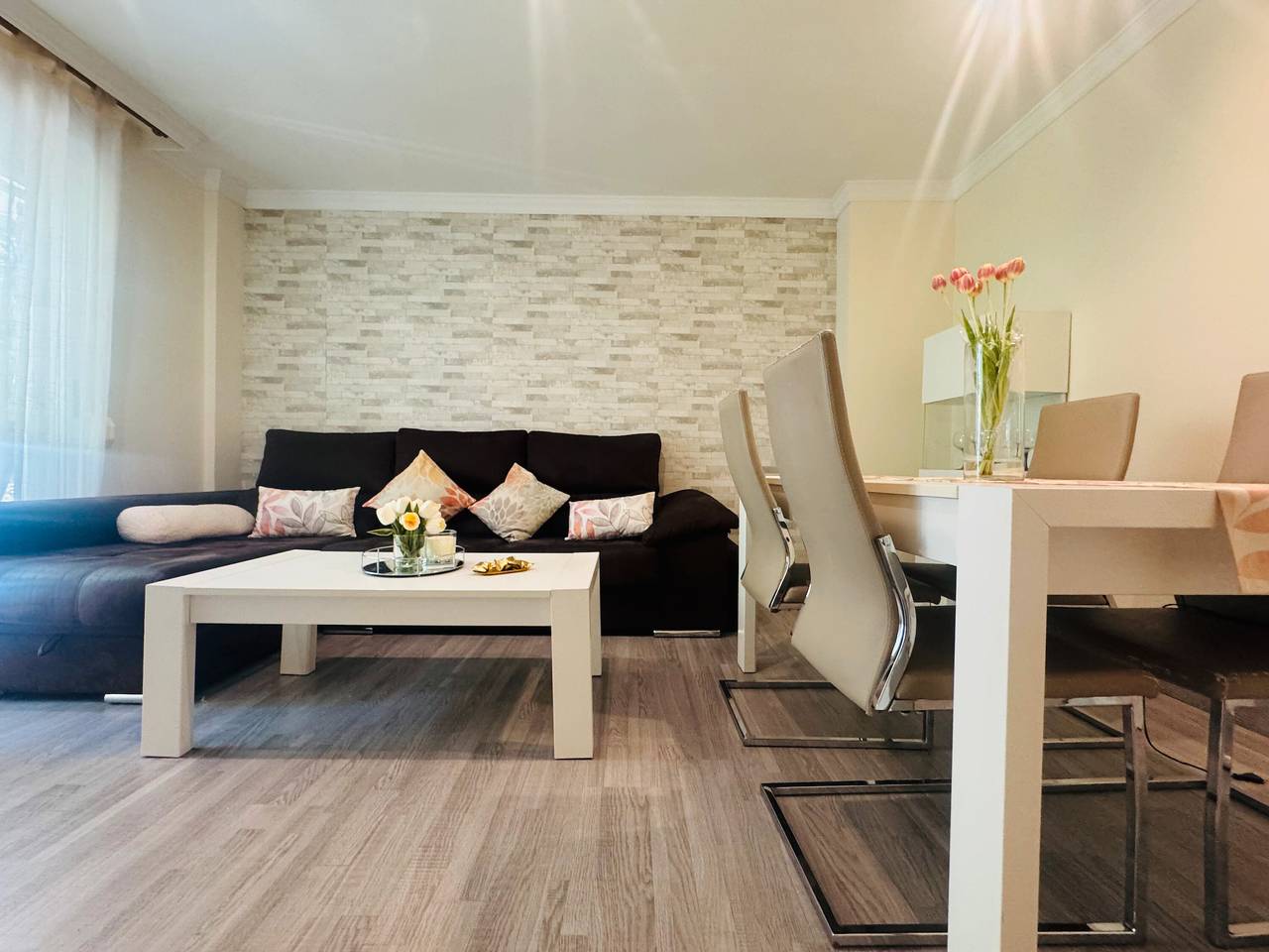 Apartamento entero, Apartamento 'Comodidad Cerca del Centro Granada' con Piscina Compartida, Wi-Fi y Aire Acondicionado in Albolote, Provincia de Granada