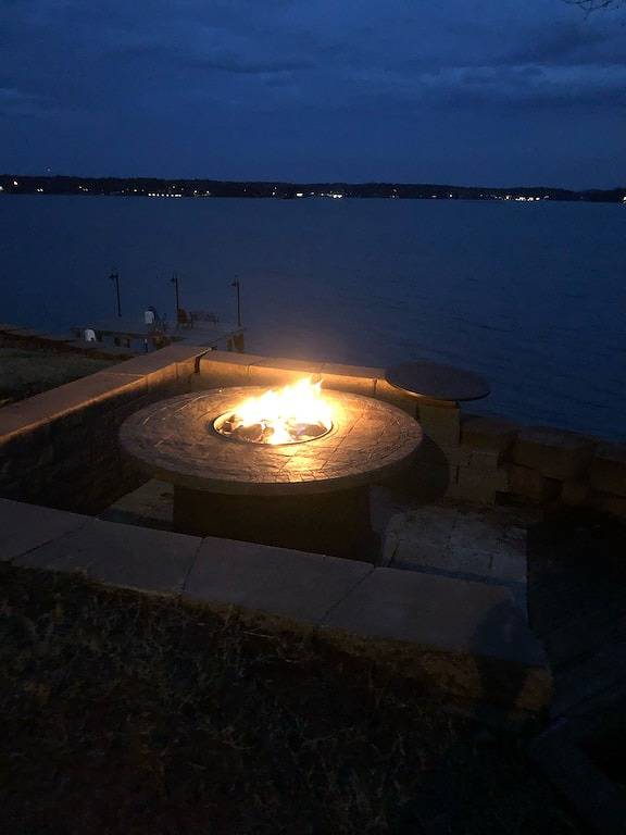 Vacation rental for 12 people, with yard, with pets in Lake Martin