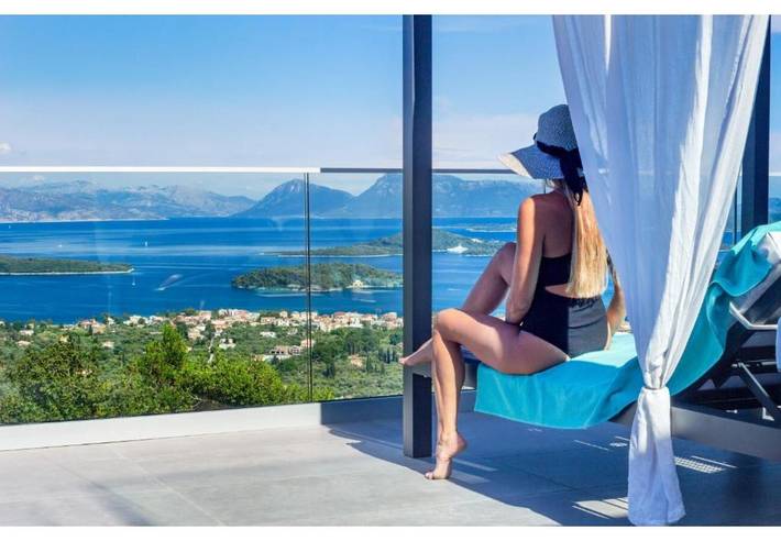 Villa "Desun Suites Green" with Private Pool, Sea View and Garden in Rachi, Greece