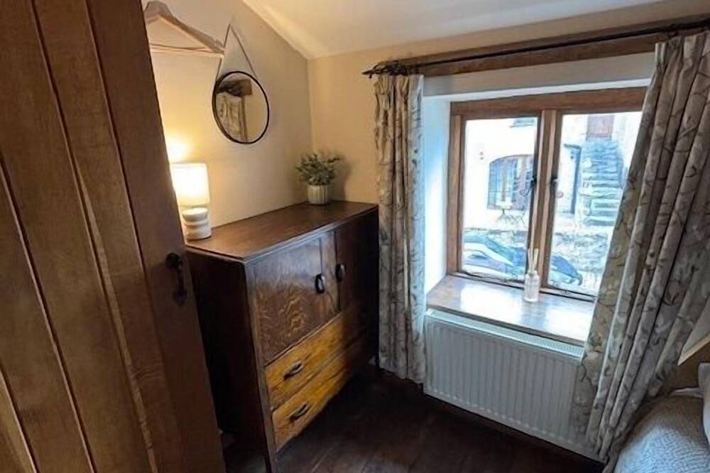 3 dormitorios, 250 años de edad, granero, jacuzzi privado, piscina in Merseyside