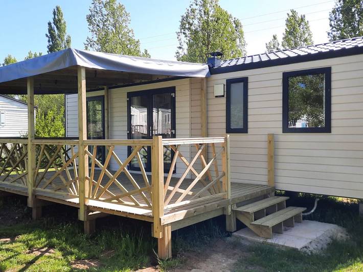 Mobil home pour 6 personnes, avec piscine à Saint-Martin-Lars-en-Sainte-Hermine