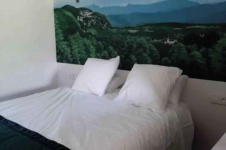 Location de vacances pour 3 personnes, avec jacuzzi et jardin dans Saint-Genix-les-Villages