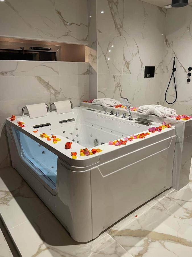Gîte pour 2 personnes, avec jacuzzi à Eaunes - 2