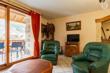 Lodge for 6 People in Sainte-Reine, Savoie, Photo 2