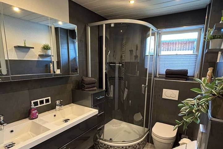 Ganze Wohnung, 1. Og Ferienwohnung „Am Weiher“ – Ihr perfektes Urlaubsdomizil in Denklingen, Romantische Straße
