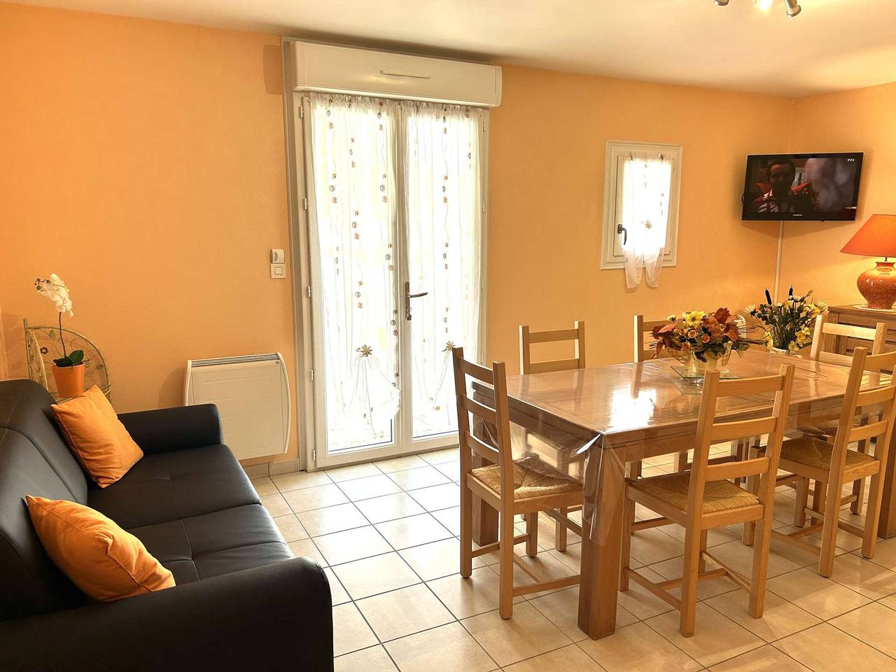 Maison de plain-pied avec jardin clos, véranda, terrasse et barbecue, près de St Gilles Croix de Vie in Le Fenouiller, Vallée de la Loire