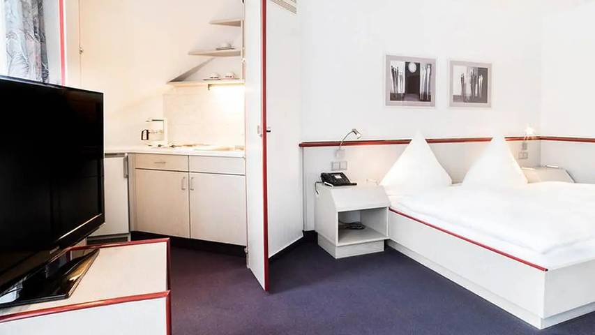Ferienwohnung für 2 Personen, mit Sauna und Whirlpool sowie Balkon und Pool in Meschede - 4