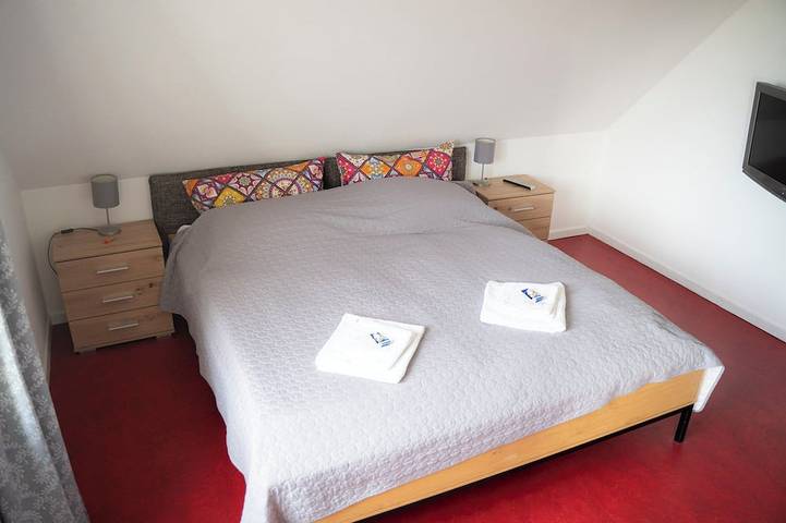 Ferienhaus für 8 Personen, mit Whirlpool und Terrasse sowie Garten und Sauna in Timmel - 2