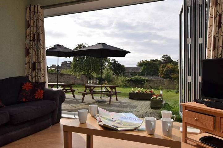 Cottage for 12 people, with garden in Darlington