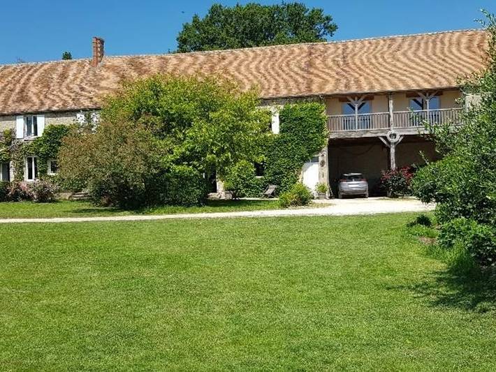 Landsitz mit Pool und geräumigen Zimmern in Tracy-sur-Loire, Loire-Tal