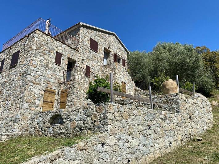 Location de vacances pour 4 personnes, avec Balcon et Terrasse ainsi que Jardin et Vue à Urtaca