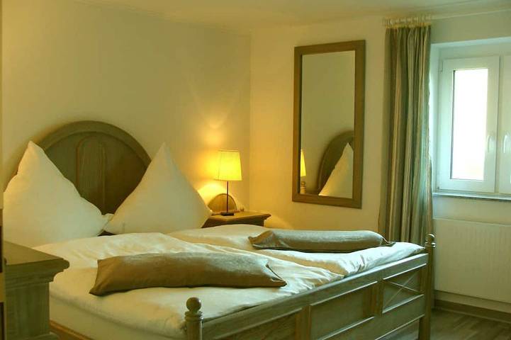 Ganze Wohnung, Nationalpark Eifel 4* Ferienwohnung zum wohlfühlen Natur,wandern,ruhig gelegen in Hellenthal, Rureifel (Nordrhein-westfalen)