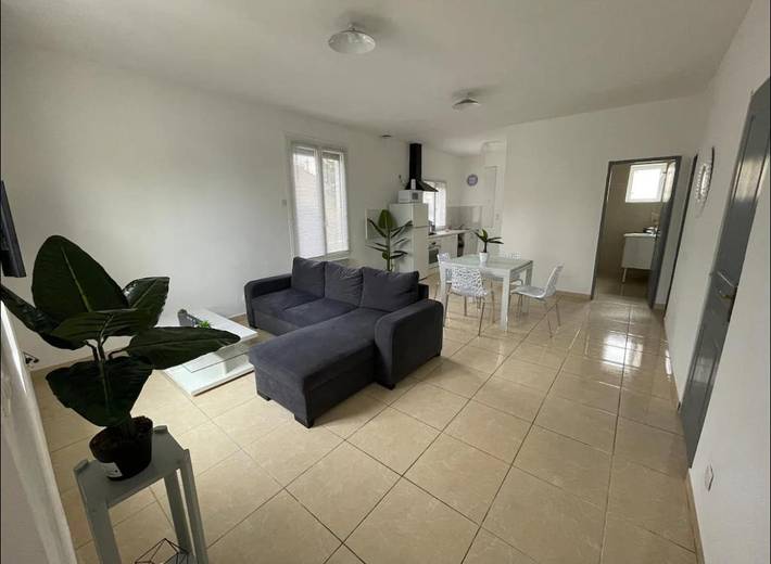Location de vacances pour 8 personnes, avec piscine et terrasse à Villedaigne - 2