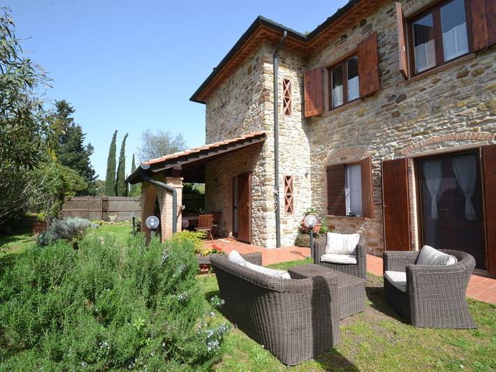 Casa vacanza per 10 persone, con Terrazza e Piscina a Suvereto