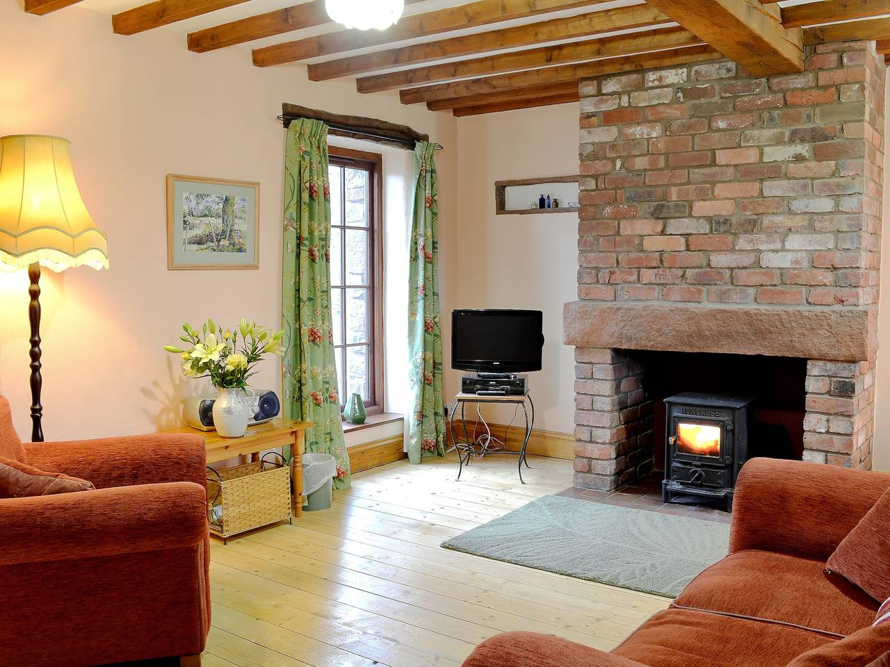 Stable Cottage - B6062 in Pooley Bridge, Lake District