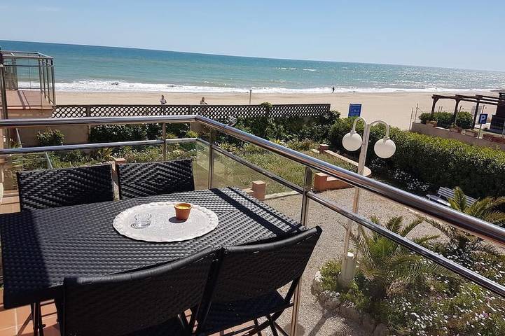Location de vacances pour 4 personnes, avec Balcon et Jacuzzi ainsi que Terrasse et Jardin à Gavà