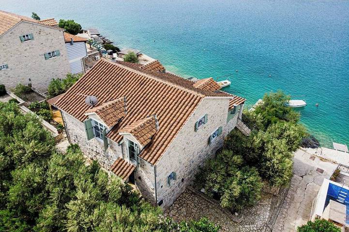 Ferienhaus für 10 Personen, mit Whirlpool und Balkon in Marina