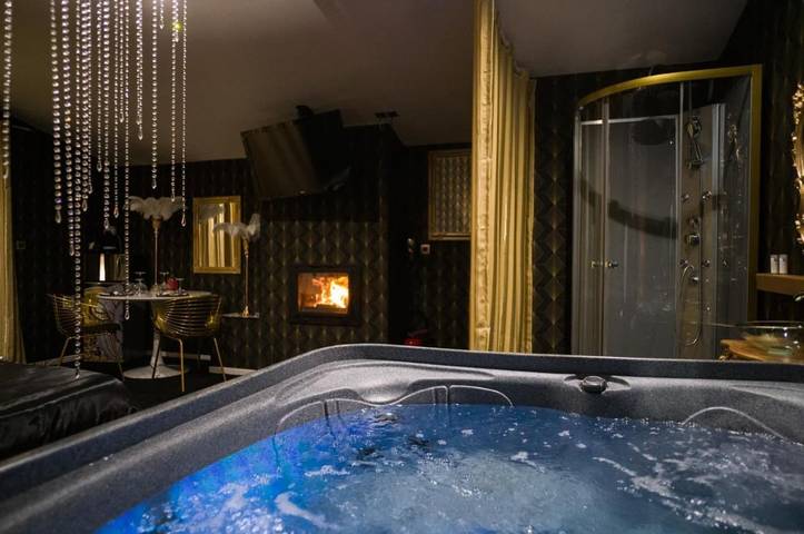 Maison d’hôte pour 2 personnes, avec vue ainsi que jardin et piscine à Oletta