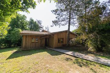 Gîte pour 8 personnes, avec jardin et terrasse à Migné-Auxances
