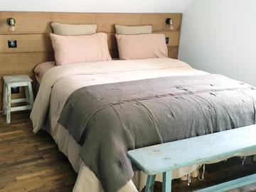 Gîte pour 2 personnes, avec piscine ainsi que terrasse et jardin à Coulanges-la-Vineuse