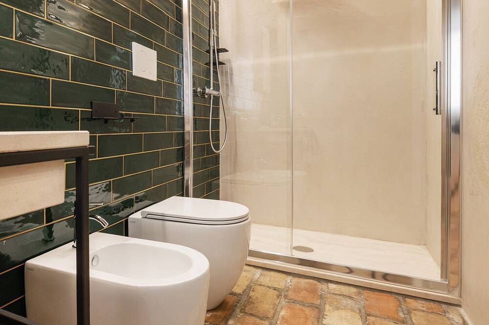 Ognissanti Guesthouse,Marche Region'S Double room with bathroom and a mezzanine with two single beds in Fermo (Dorf), Fermo