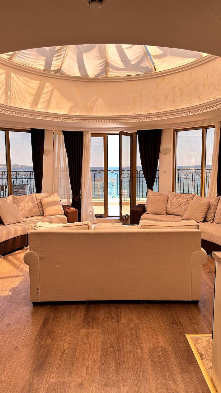 Ferienwohnung für 7 Personen, mit Terrasse und Ausblick in Bulgarien