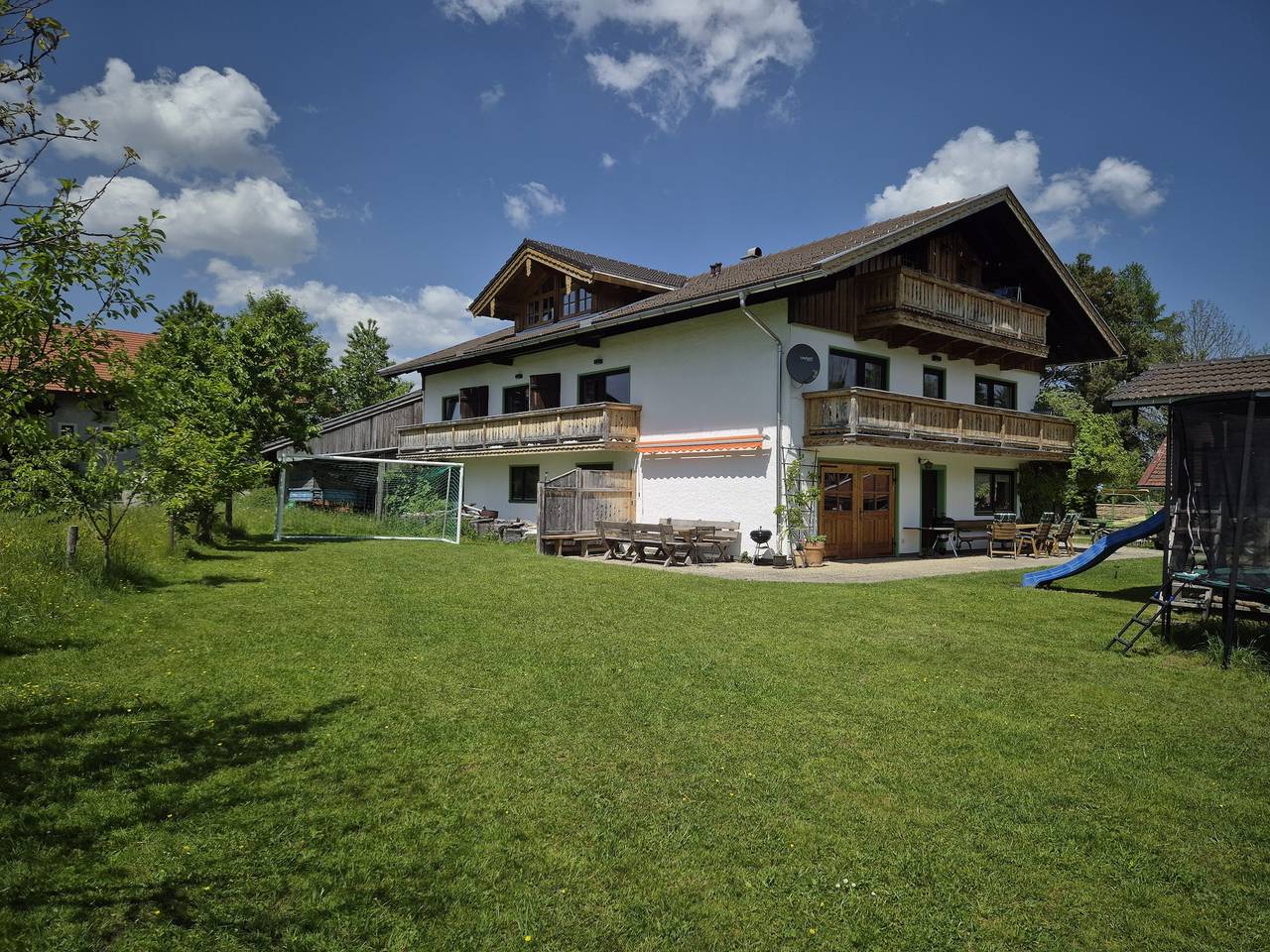 Ganze Ferienwohnung, Ferienwohnungen Maurer Hof - Ferienwohnung Bauernhaus 2. Stock 70 qm in Siegsdorf, Bayerische Alpen