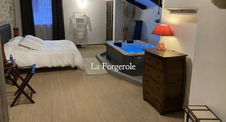 Chambre D’hôte pour 2 Personnes dans Faugères, Parc naturel régional du Haut-Languedoc, Photo 1