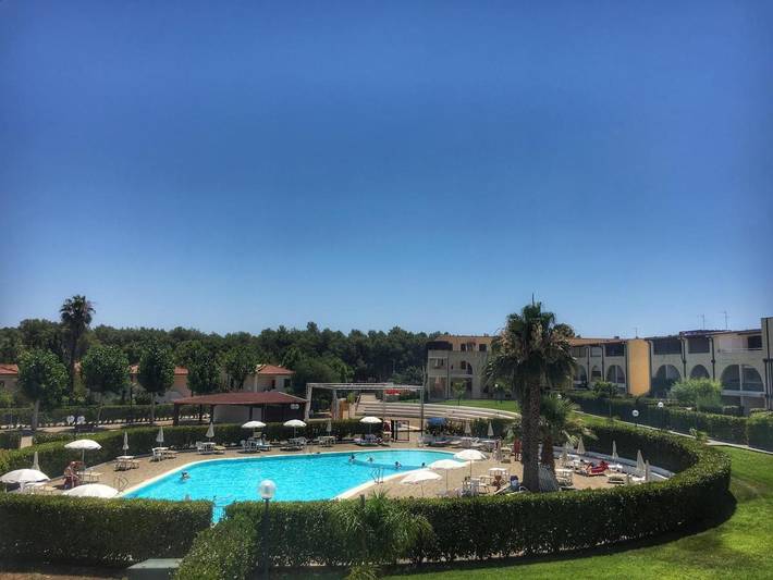 Appartamento per 4 persone, con Balcone e Terrazza nonché Giardino e Piscina a Bernalda