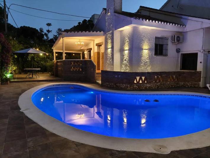 Casa rural para 6 personas, con balcón además de piscina y jardín en Punta Umbría