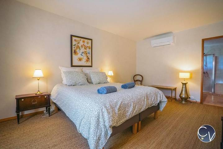 Location de vacances pour 8 personnes, avec jardin ainsi que piscine et terrasse à Vallabrix - 3