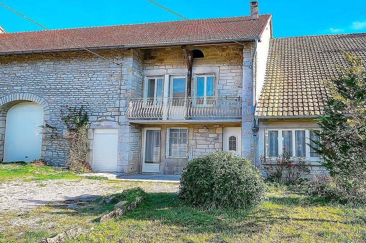 Location de vacances pour 10 personnes, avec Balcon ainsi que Jacuzzi et Jardin à Plasne