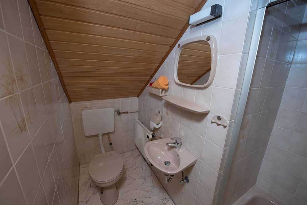 Ganze Wohnung, Wohnung mit Garten, Terrasse und einen Wintergarten in Bodenwerder, Landkreis Holzminden