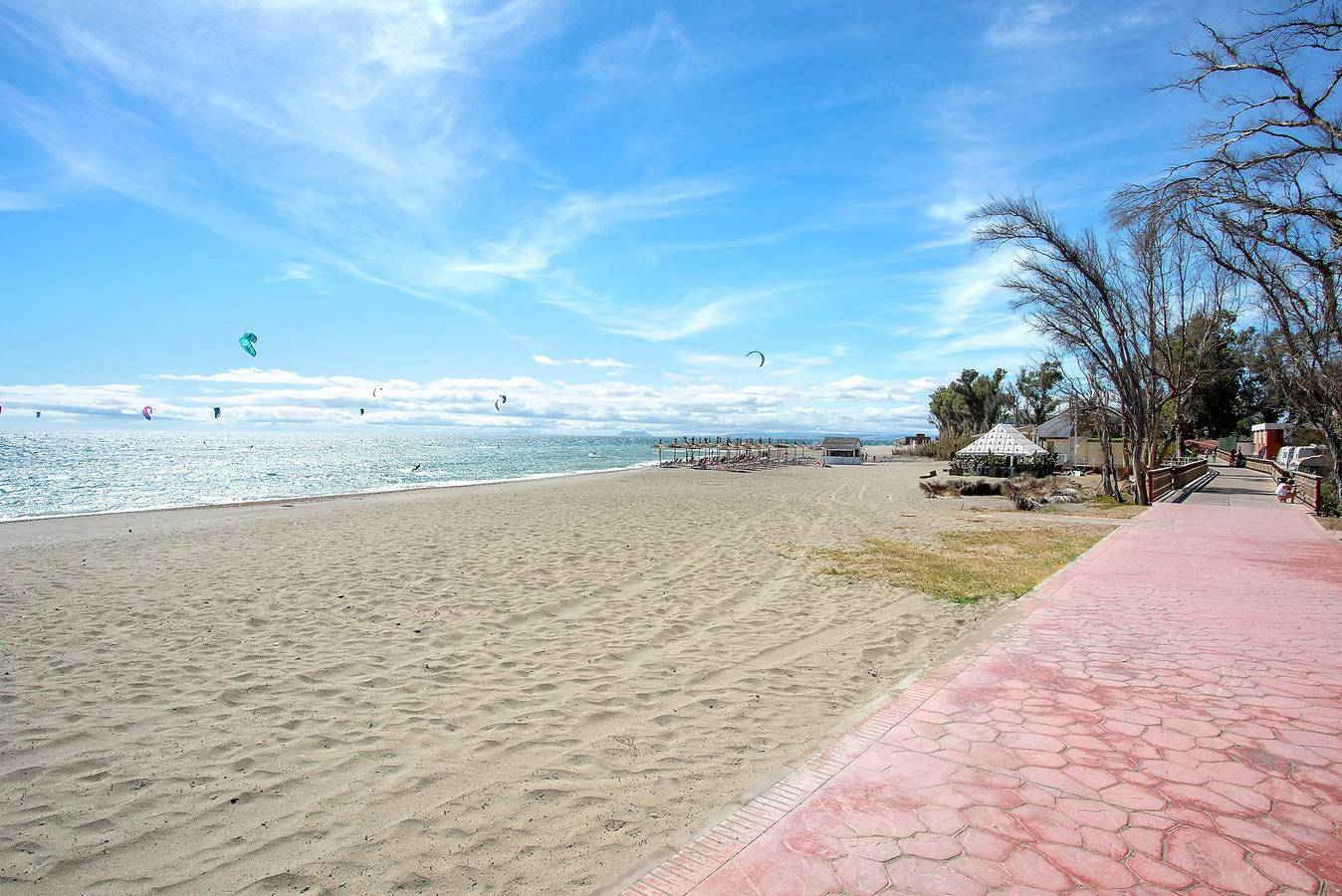 Apartamento entero, Bright apartment front of beach. Guadalmansa Beach in Sun Park (Estepona), Estepona