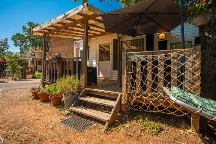 Holiday letting for 4 people, with garden and lake view in Verdon Gorge