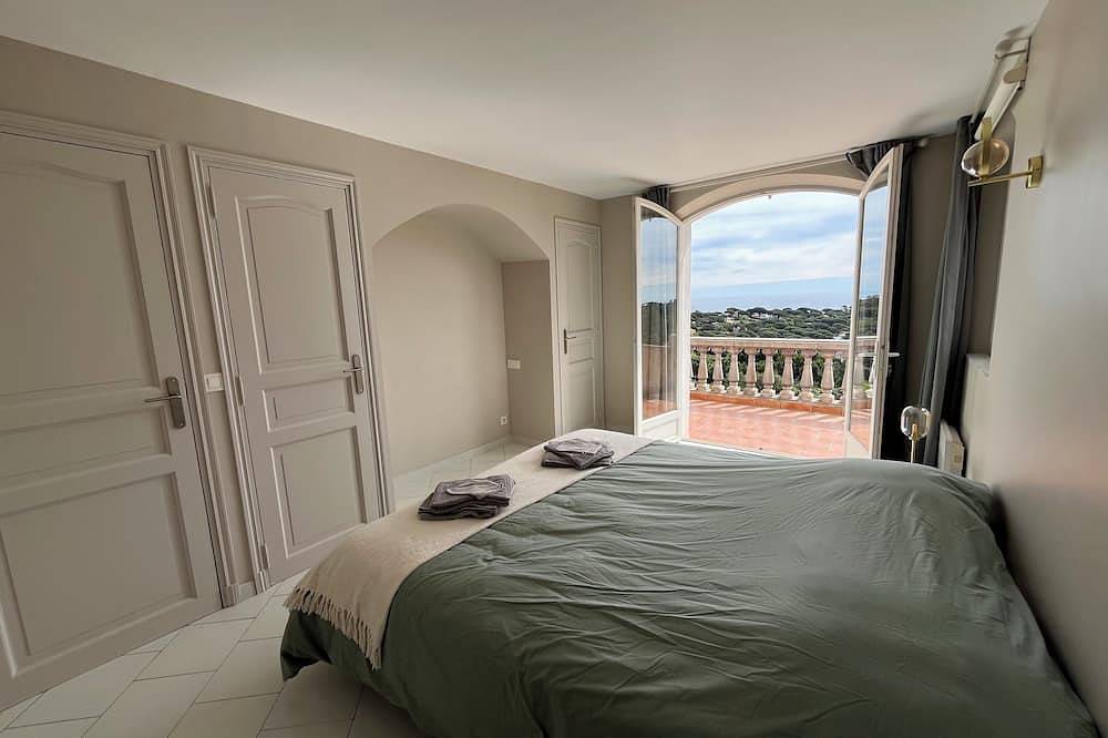 Superb villa with panoramic sea view Sainte Maxime in La Nartelle, Sainte-Maxime