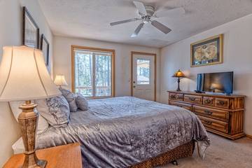 Vacation Home for 8 Guests in Sunriver, Oregon, Picture 3