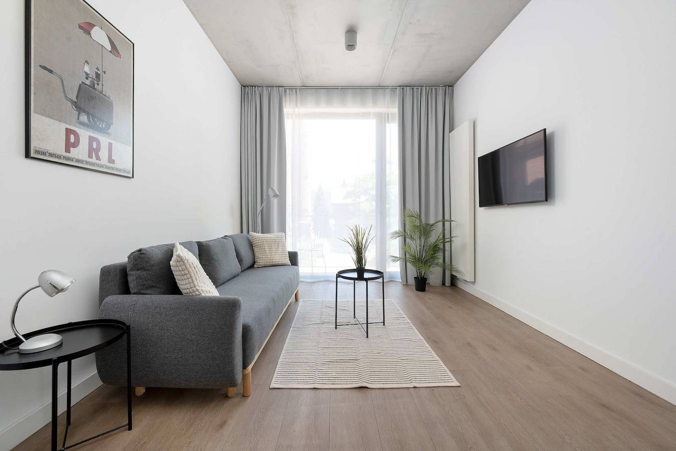 Ganzes Studio, Modern Studio with a Balcony   A Place to Work in Breslau, Niederschlesien