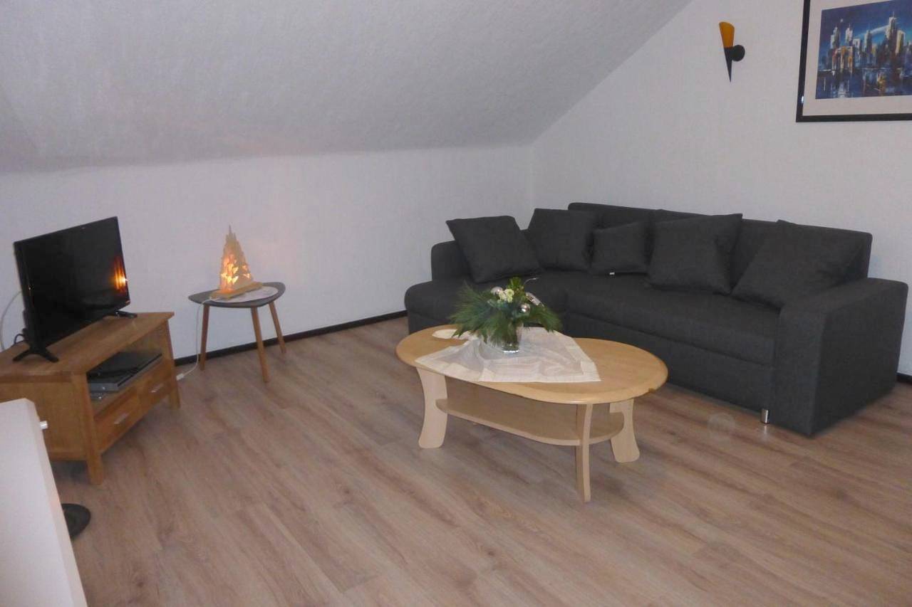Geheel appartement, Two-Bedroom Apartment ( 4 Adults) in Niedersfeld, Upland