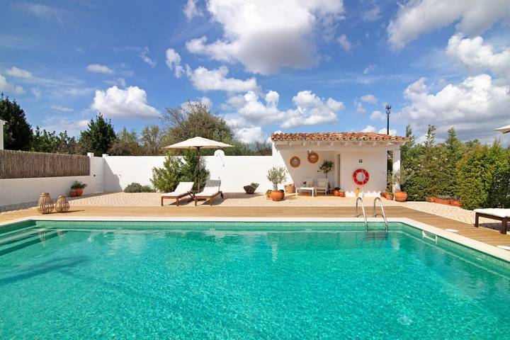 Casa De Benafim 1 : Piscine Partagée, Terrasse Privée et Wi-Fi in District de Faro