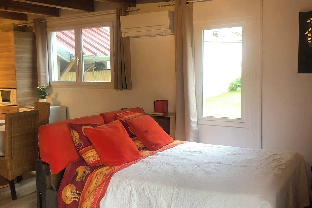Appartement entier, Gîte L’Exotique – Plain-pied avec jardin et terrasse, Vichy in Cusset, Région de Vichy