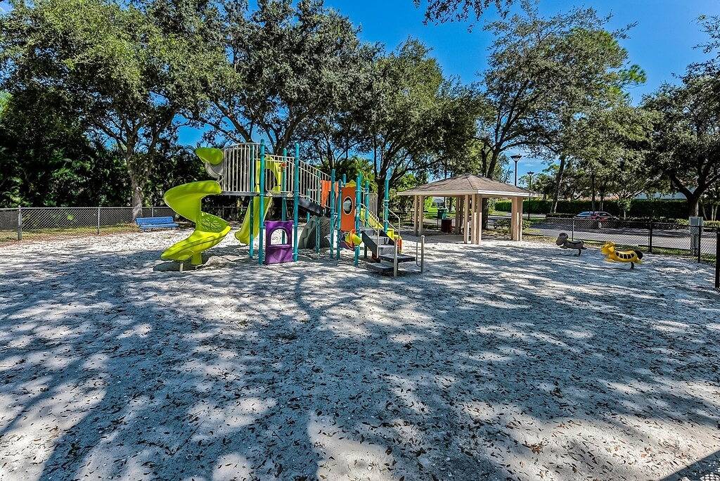 Naples- Briarwood Estates all new 4Br/3 Ba, sleeps 10, vacation rental in Southwest Florida