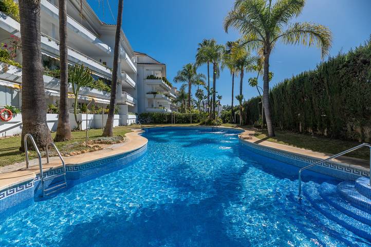 Holiday apartment for 6 people, with pool and garden as well as terrace - 1